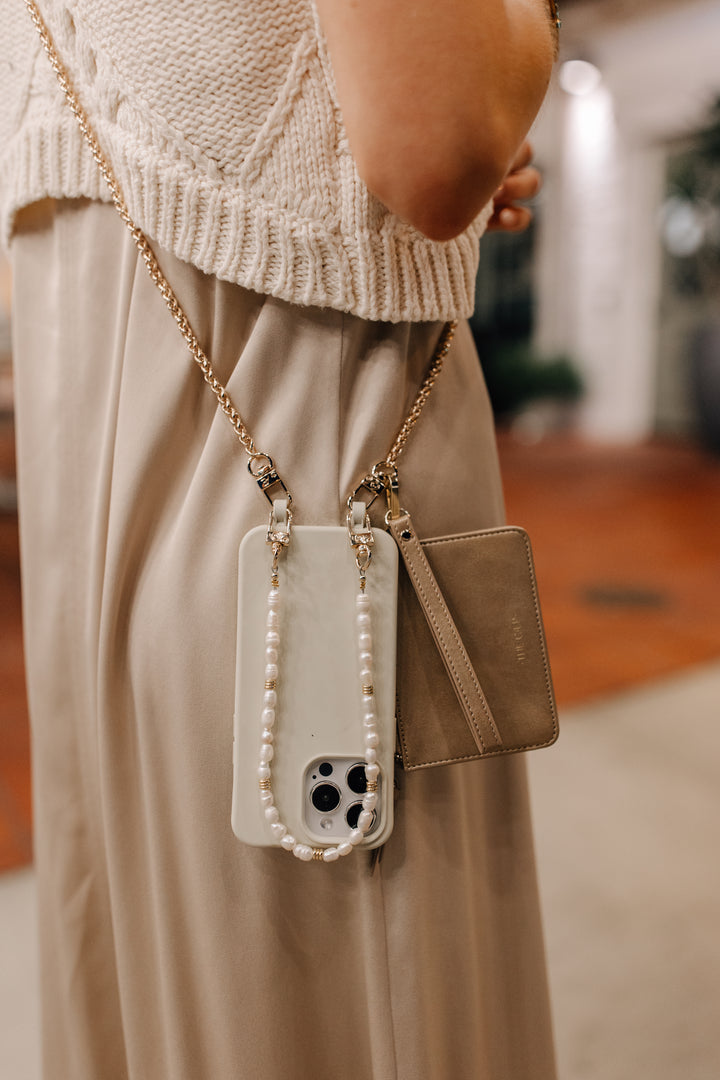 Pearl Minimal Wristlet