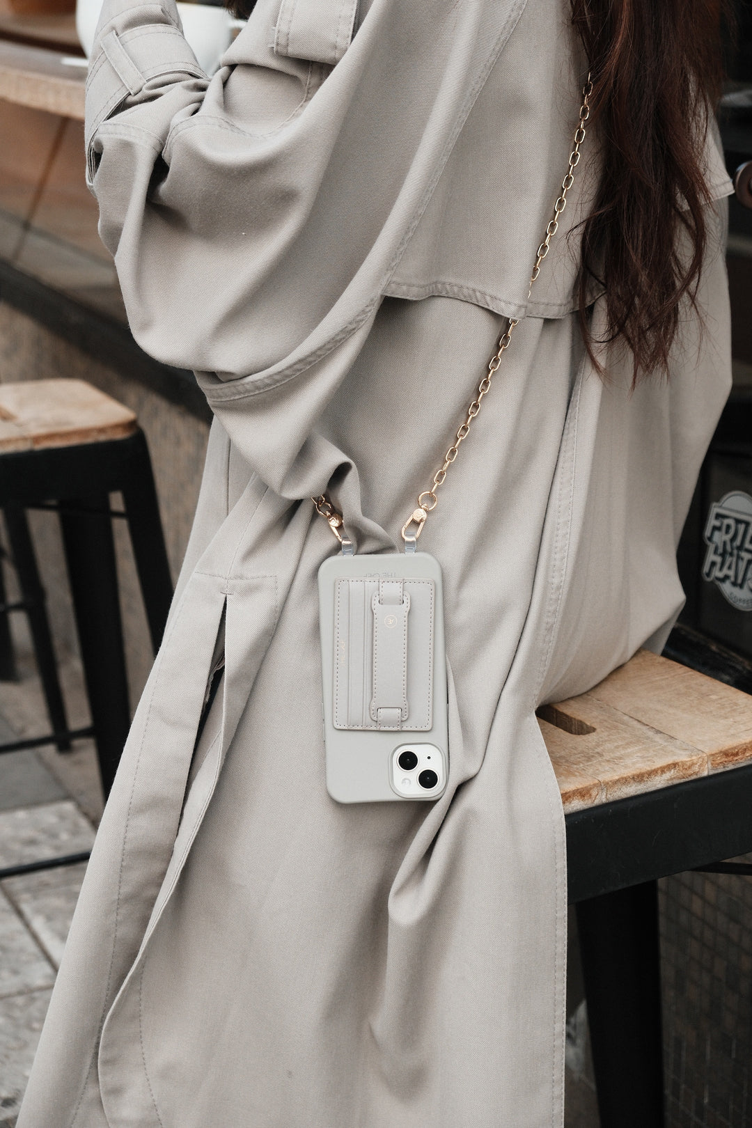 Handy-Geldbörse mit Hoop-Motiv in Off-White