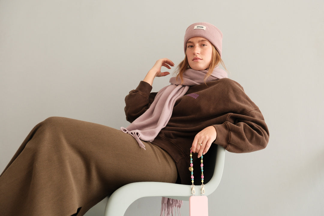Luma Phone Wristlet