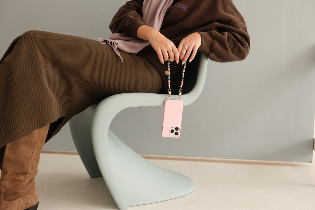 Luma Phone Wristlet