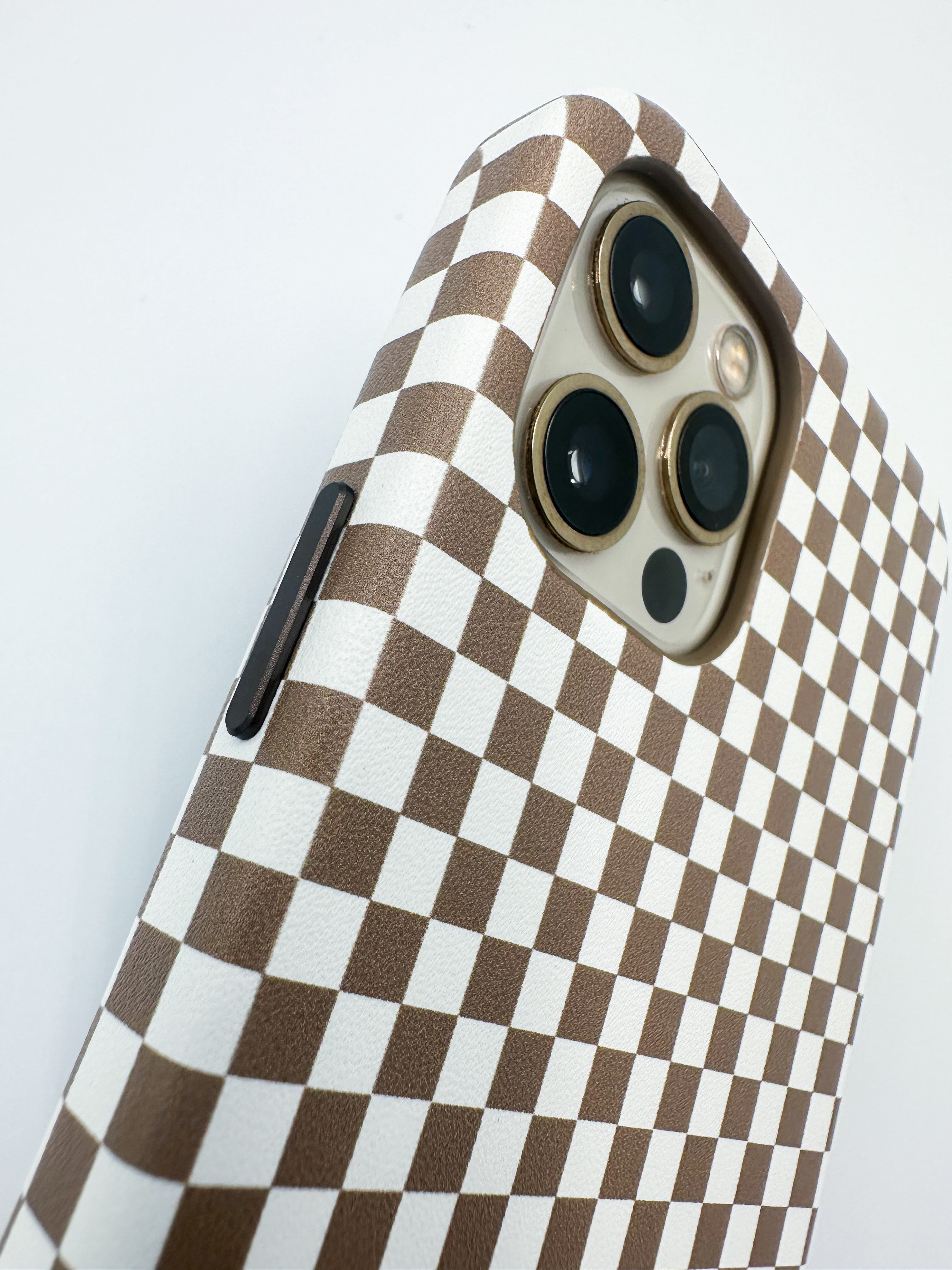 Tan Checkered Phone Case MagSafe THE C P