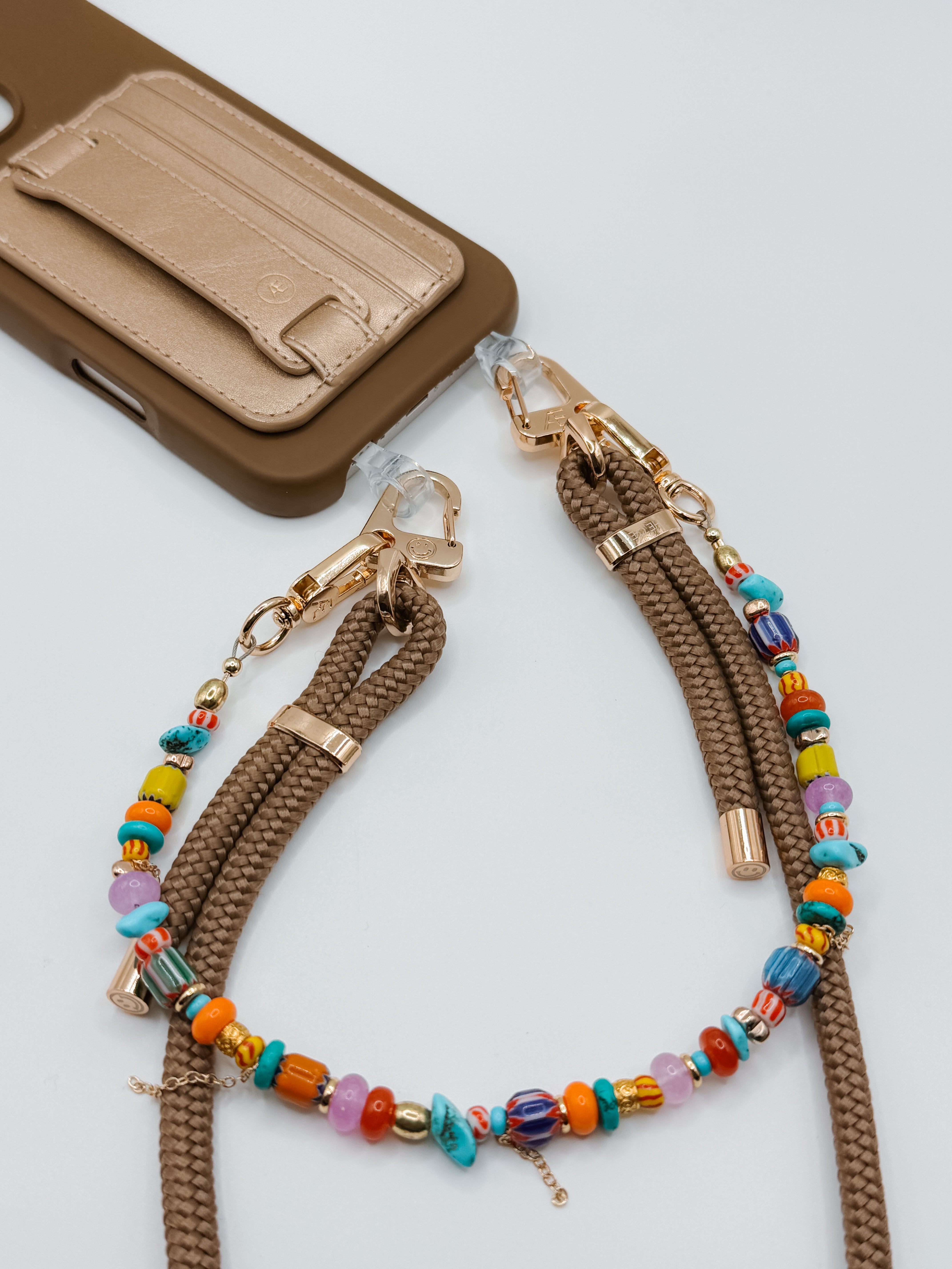 Bazaar Phone Wristlet – THE CÆP