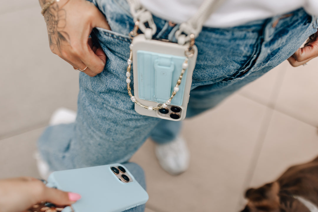Leni Phone Wristlet