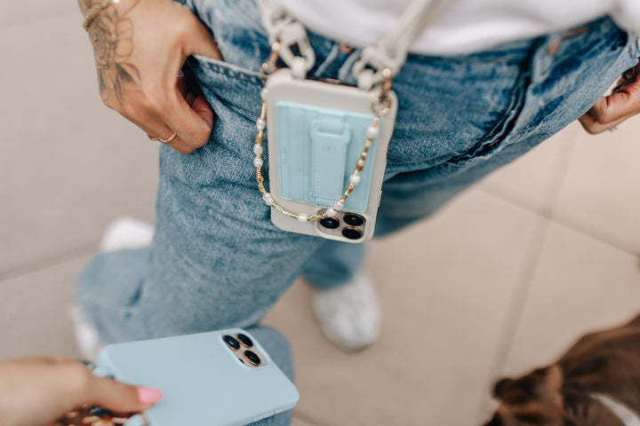 Leni Phone Wristlet